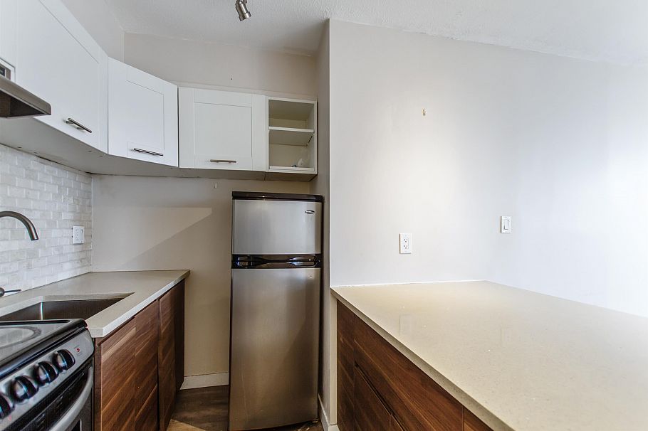 308 1250 Burnaby Street Vancouver, BC - 4