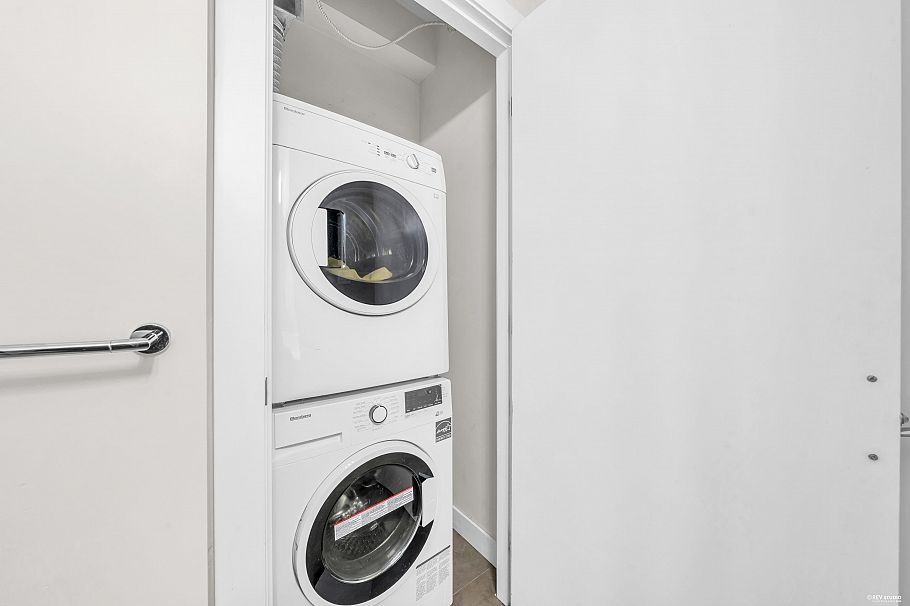 208 2321 Scotia Street Vancouver, BC - 26