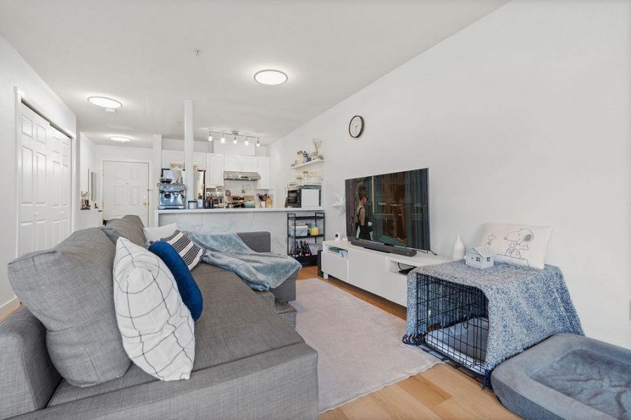 211 3628 Rae Avenue Vancouver, BC - 16