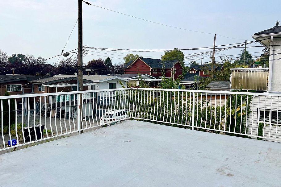 4695 Nanaimo Street Vancouver, BC - 5