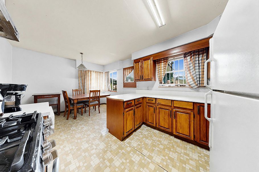 6987 Balmoral Street Vancouver, BC - 13