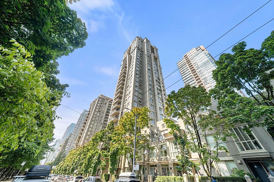 TH9 969 Richards Street Vancouver, BC - 26
