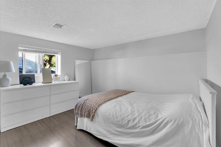 135 E 27 Street North Vancouver, BC - 20