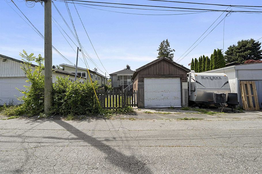 942 Nanaimo Street Vancouver, BC - 27