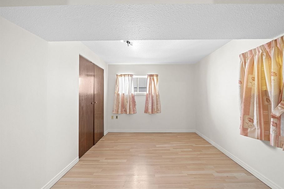 942 Nanaimo Street Vancouver, BC - 20