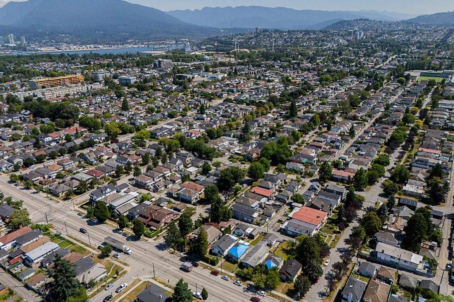 942 Nanaimo Street Vancouver, BC - 33
