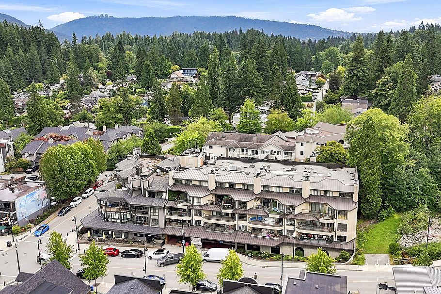 104 2181 Panorama Drive North Vancouver, BC - 17