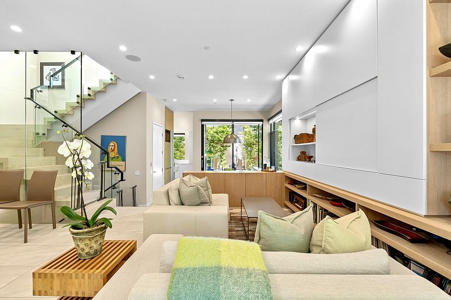 4001 W 32nd Avenue Vancouver, BC - 4