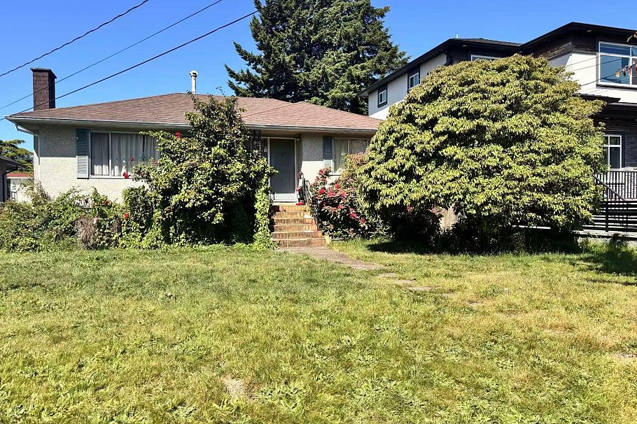 6987 Balmoral Street Vancouver, BC - 35