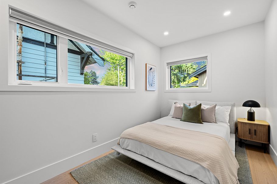 1 5034 Granville Street Vancouver, BC - 24