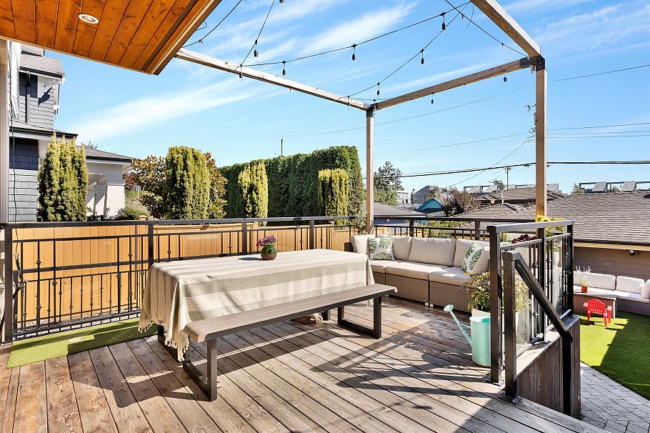 545 E 4th Street North Vancouver, BC - 17