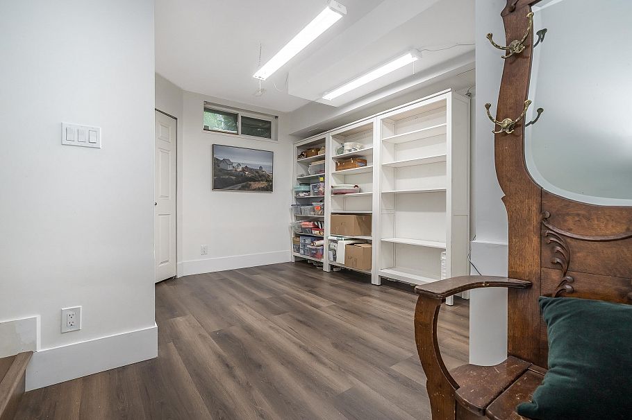 2866 Sotao Avenue Vancouver, BC - 27
