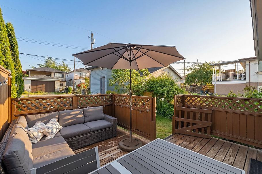3172 E 2nd Avenue Vancouver, BC - 19