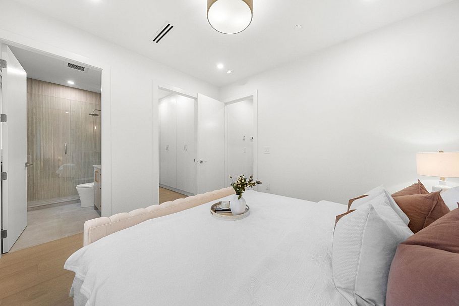 1 1582 E 2nd Avenue Vancouver, BC - 32