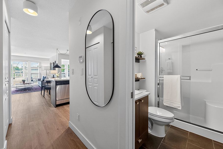 222 4550 Fraser Street Vancouver, BC - 32