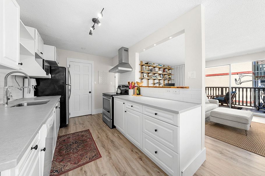 202 1610 Chesterfield Avenue North Vancouver, BC - 8