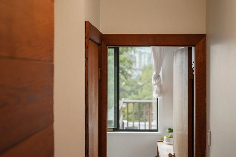 1243 W 7th Avenue Vancouver, BC - 23