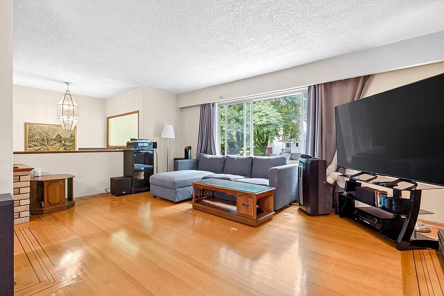 2175 Waverley Avenue Vancouver, BC - 9