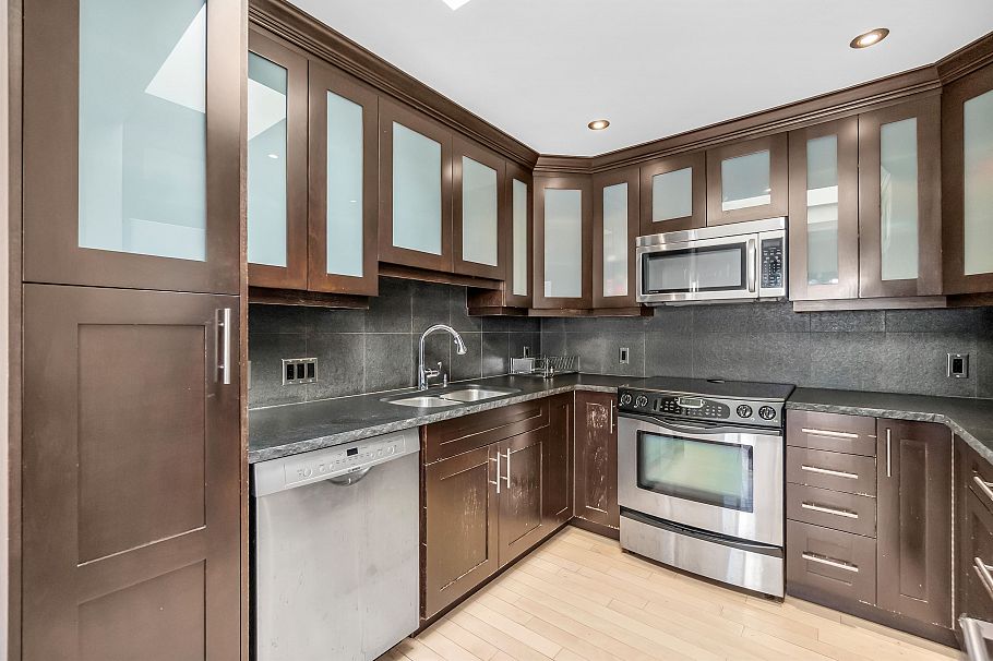 1848 W 1st Avenue Vancouver, BC - 12