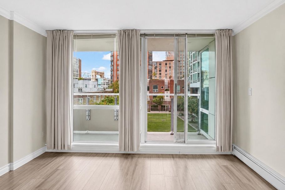 404 1501 Howe Street Vancouver, BC - 16