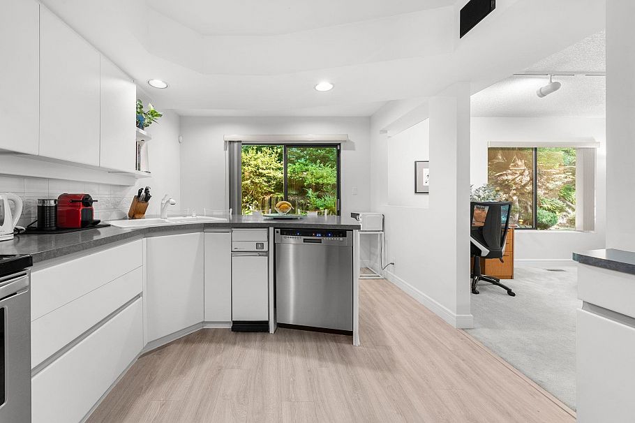 826 Frederick Road North Vancouver, BC - 11