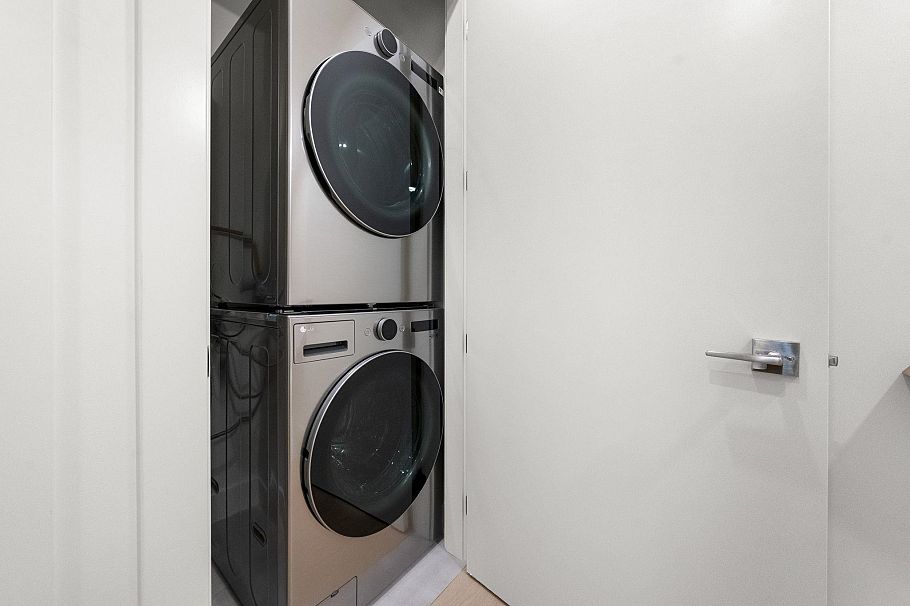 1 1582 E 2nd Avenue Vancouver, BC - 37
