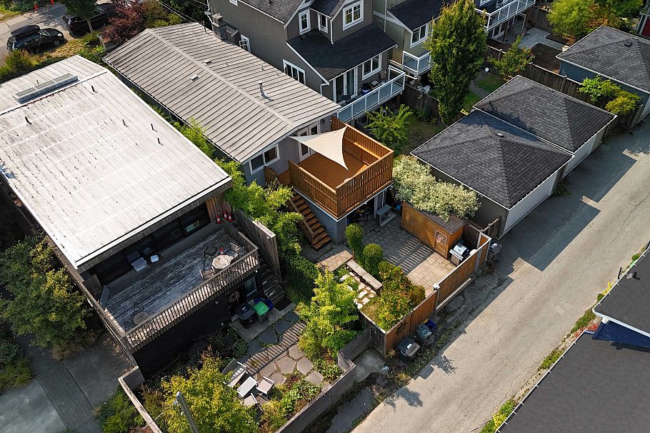 375 E 28th Avenue Vancouver, BC - 37