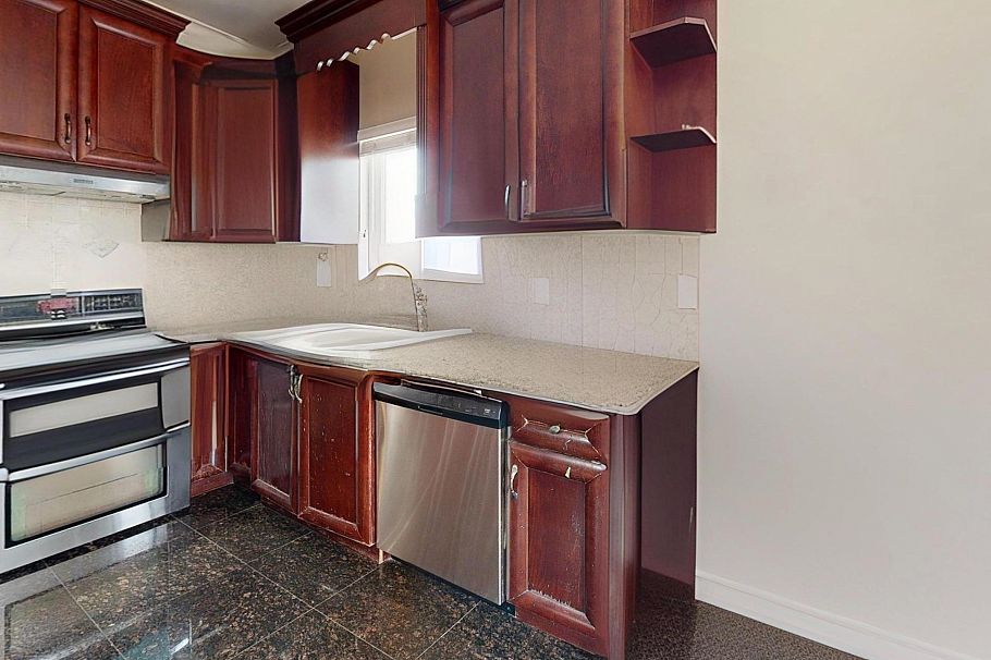 919 E 64th Avenue Vancouver, BC - 5