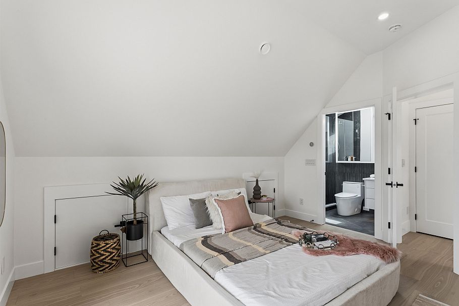 2 2258 Napier Street Vancouver, BC - 20