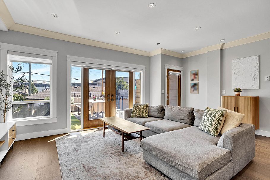 545 E 4th Street North Vancouver, BC - 15