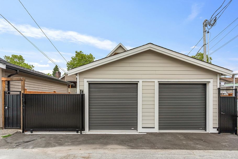 1 2258 Napier Street Vancouver, BC - 30