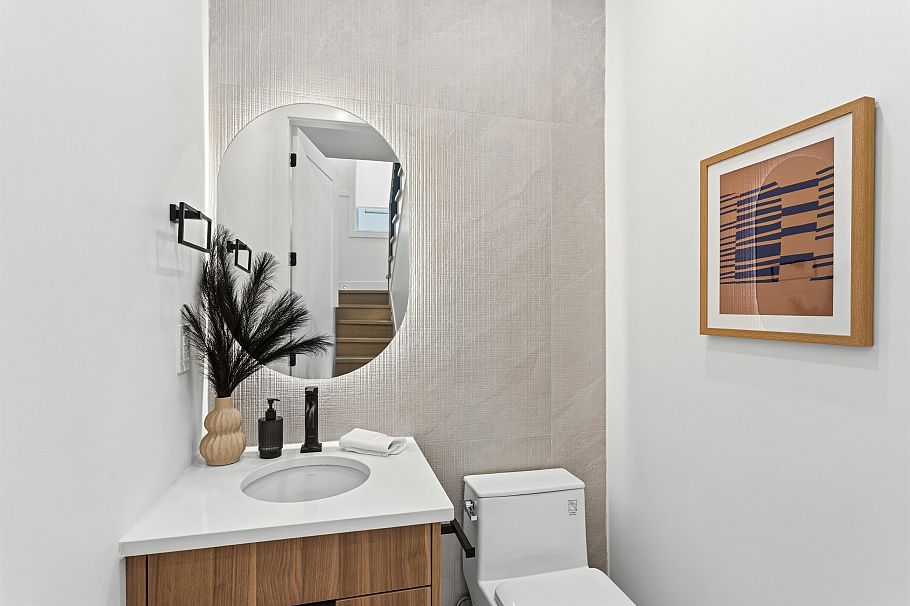 1 2258 Napier Street Vancouver, BC - 11