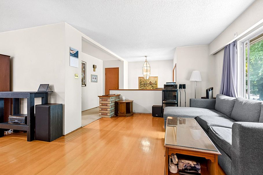 2175 Waverley Avenue Vancouver, BC - 10