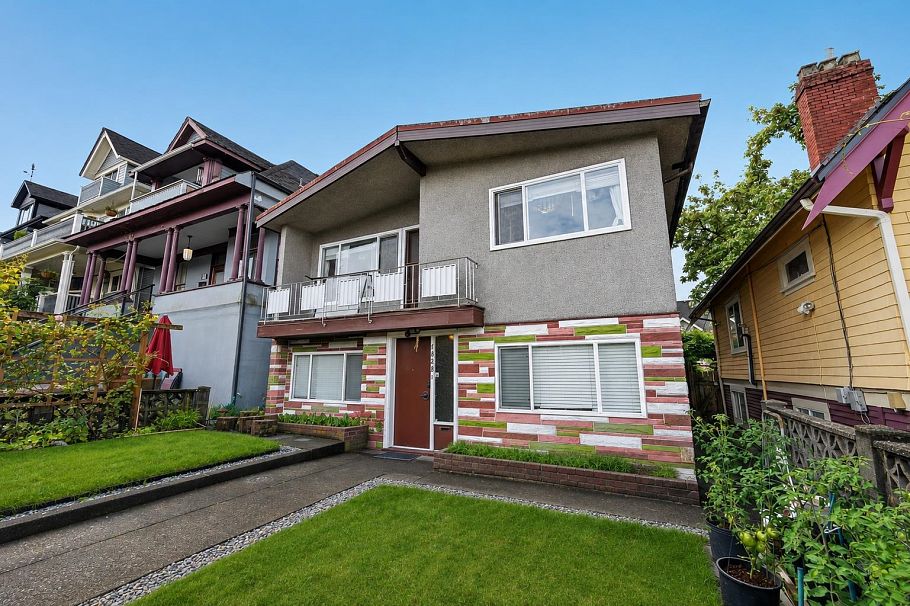1828 Parker Street Vancouver, BC - 2
