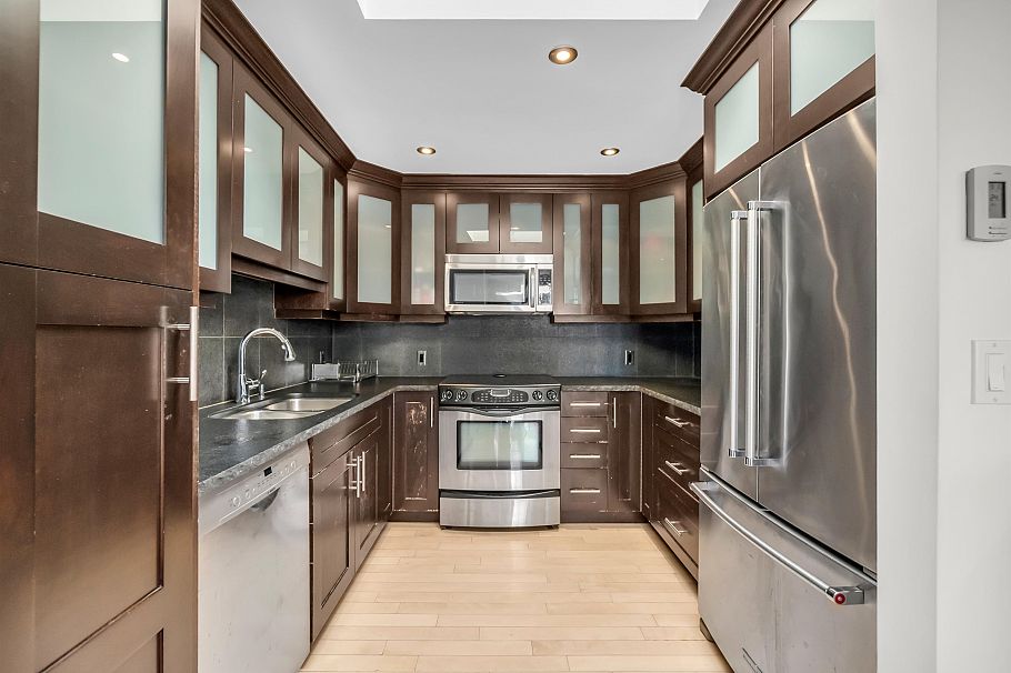 1848 W 1st Avenue Vancouver, BC - 11