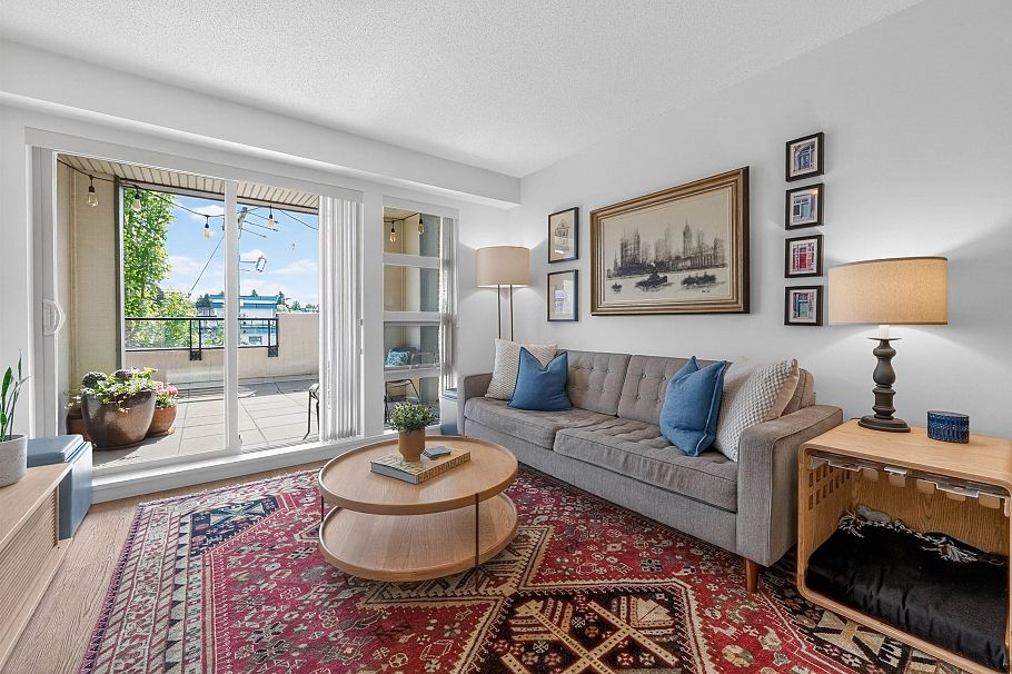 222 4550 Fraser Street Vancouver, BC - 2