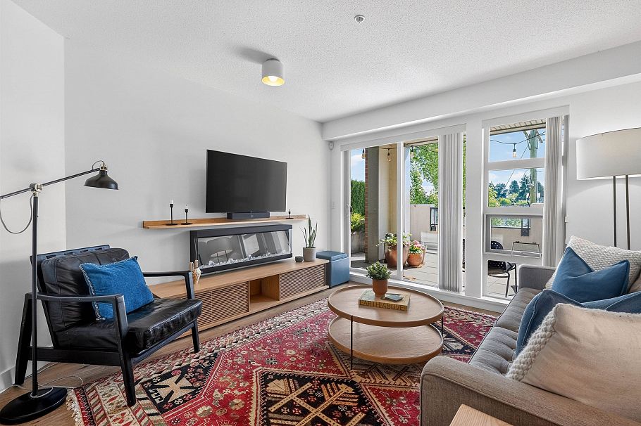 222 4550 Fraser Street Vancouver, BC - 3