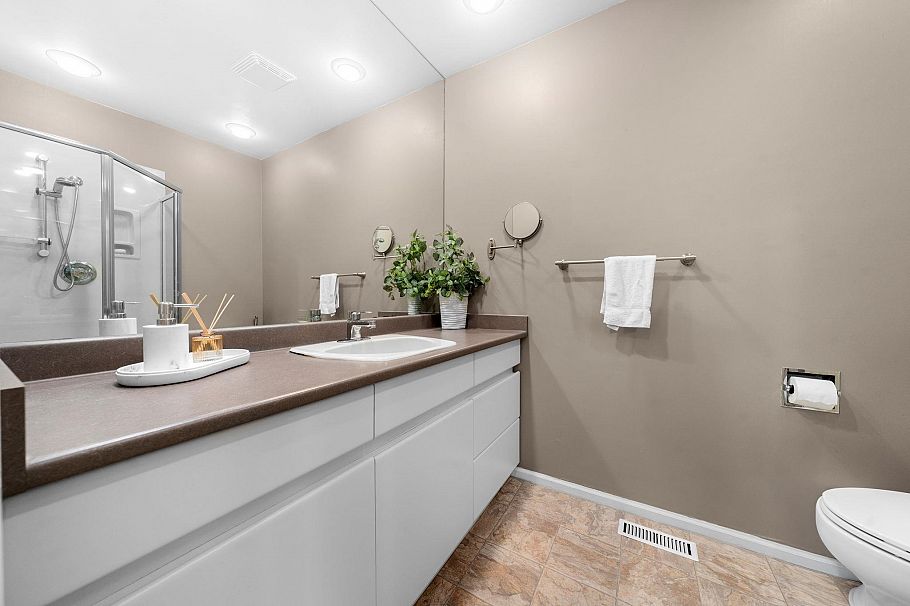 826 Frederick Road North Vancouver, BC - 22