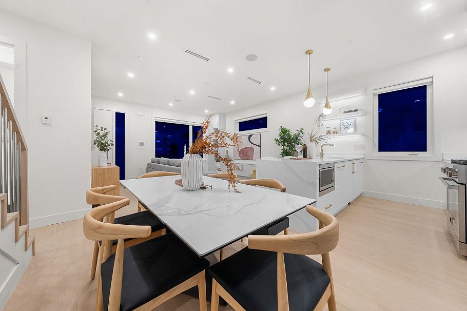 1 1582 E 2nd Avenue Vancouver, BC - 15