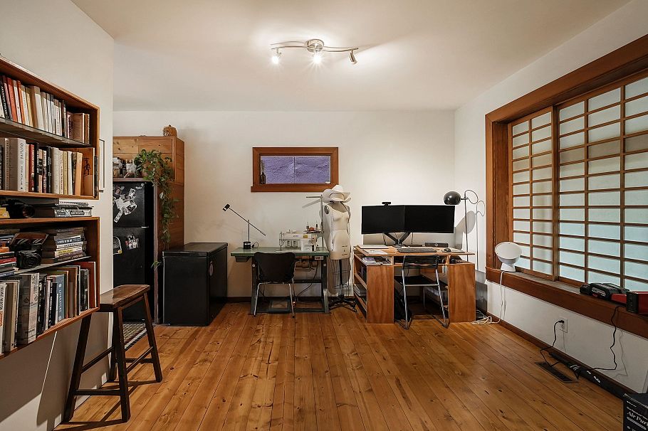 1243 W 7th Avenue Vancouver, BC - 9