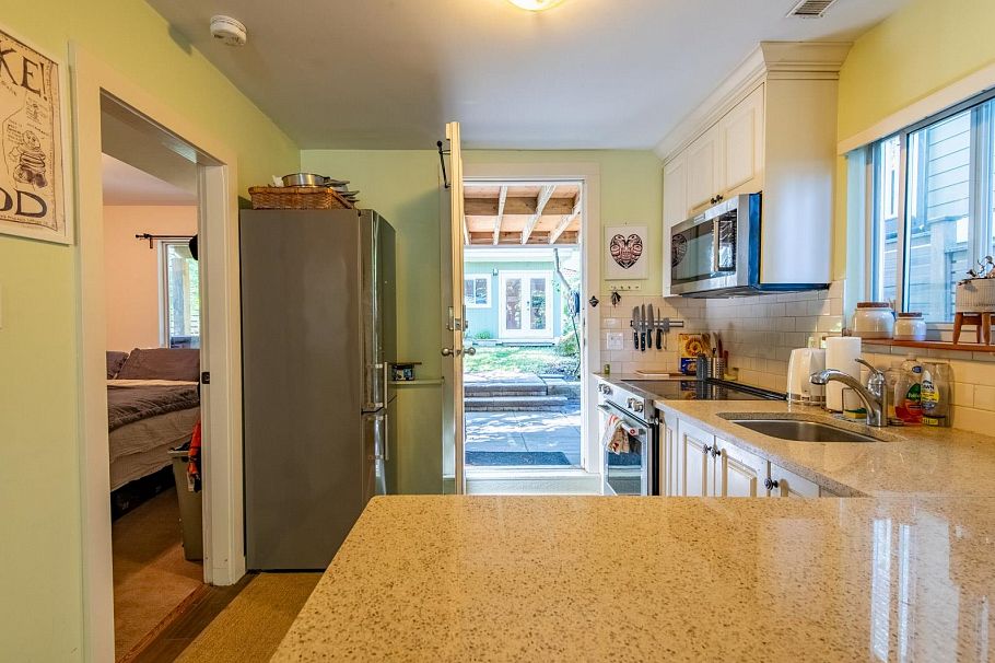 816 E 30th Avenue Vancouver, BC - 27