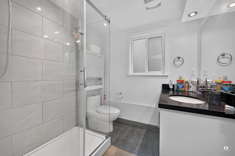 1828 Parker Street Vancouver, BC - 28