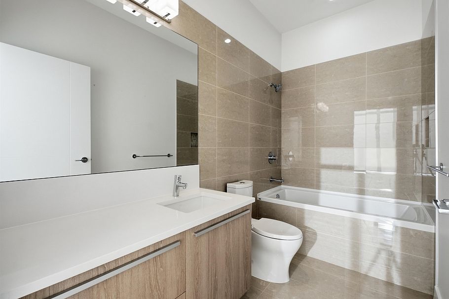 504 1295 Conifer Street North Vancouver, BC - 13