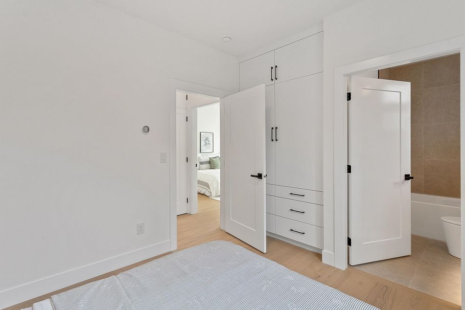 2 2258 Napier Street Vancouver, BC - 17