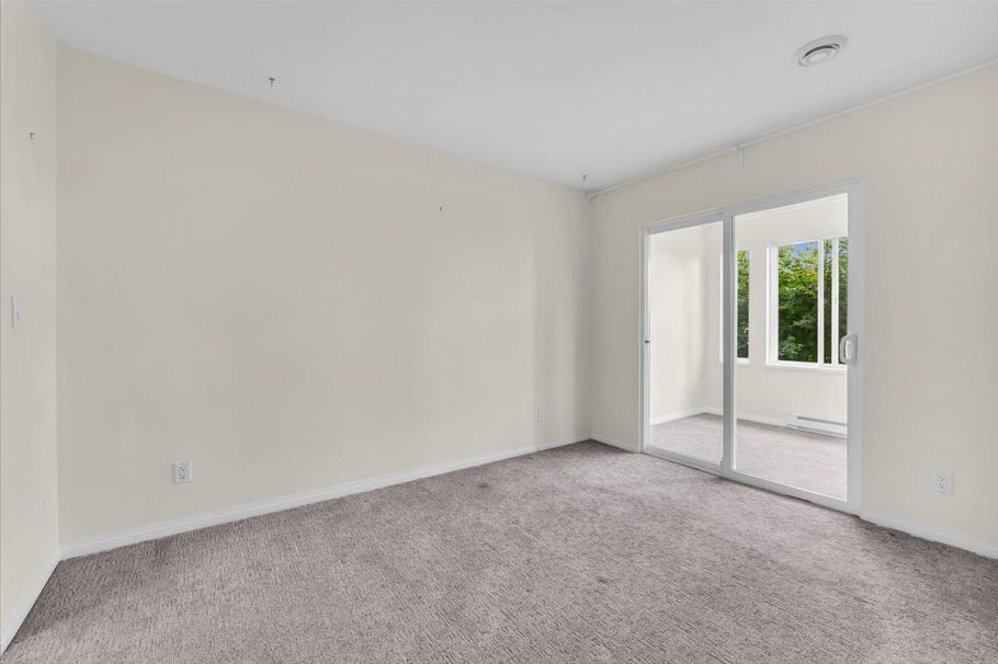 208 333 E 1st Street North Vancouver, BC - 15