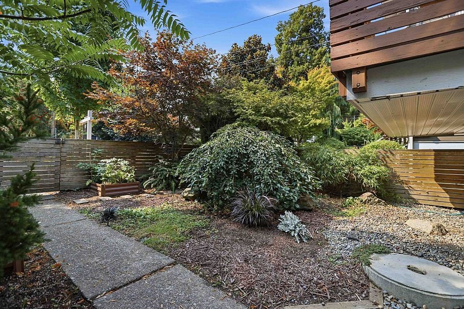 375 E 28th Avenue Vancouver, BC - 33