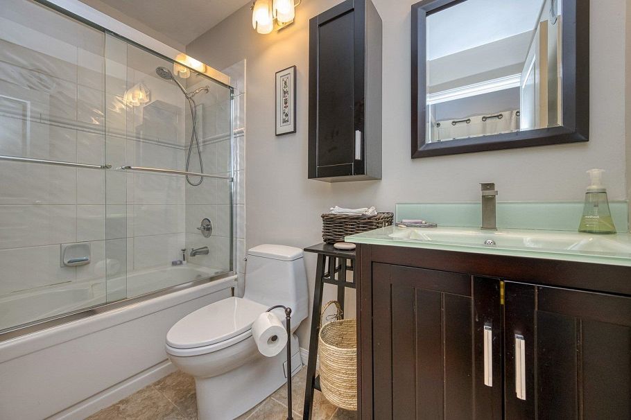 34 2375 W Broadway Vancouver, BC - 21