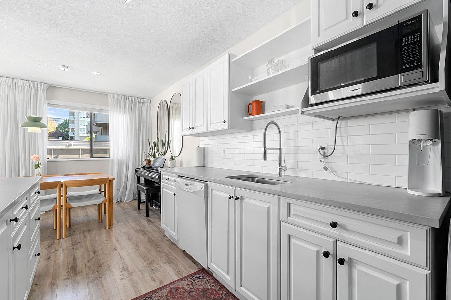 202 1610 Chesterfield Avenue North Vancouver, BC - 11