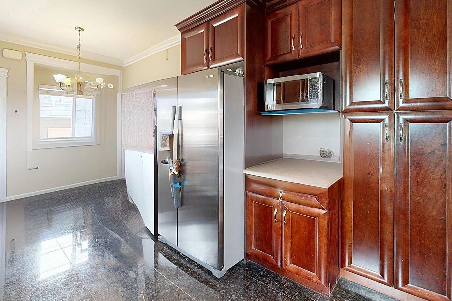 919 E 64th Avenue Vancouver, BC - 6