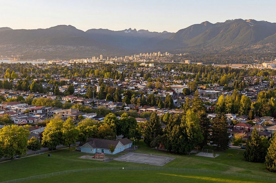 3172 E 2nd Avenue Vancouver, BC - 38